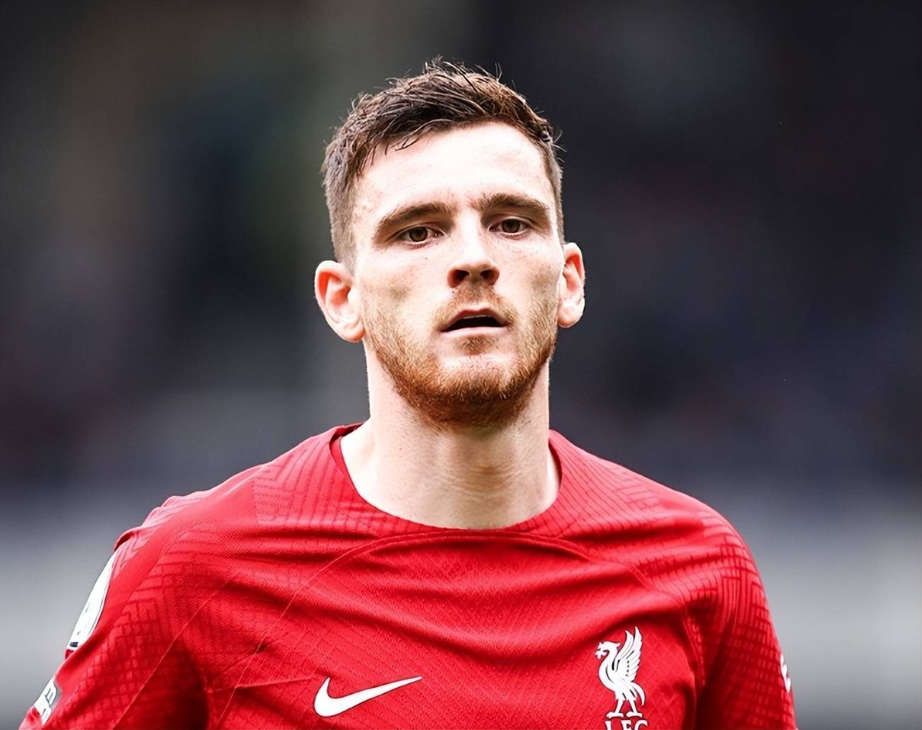 15分钟丢3球！范戴克频繁失误，罗伯逊人见人欺，利物浦该重建了